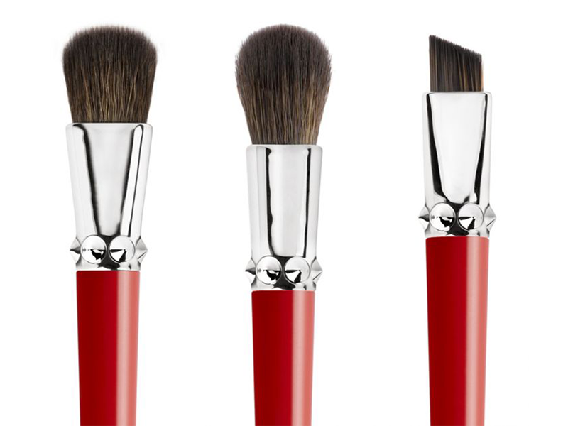 Taiki fournisseur des pinceaux de maquillage Louboutin